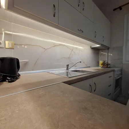 Apartment Ellie's House *