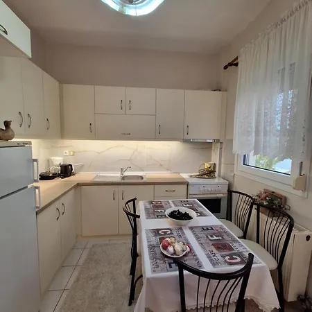 Ellie's House Apartment